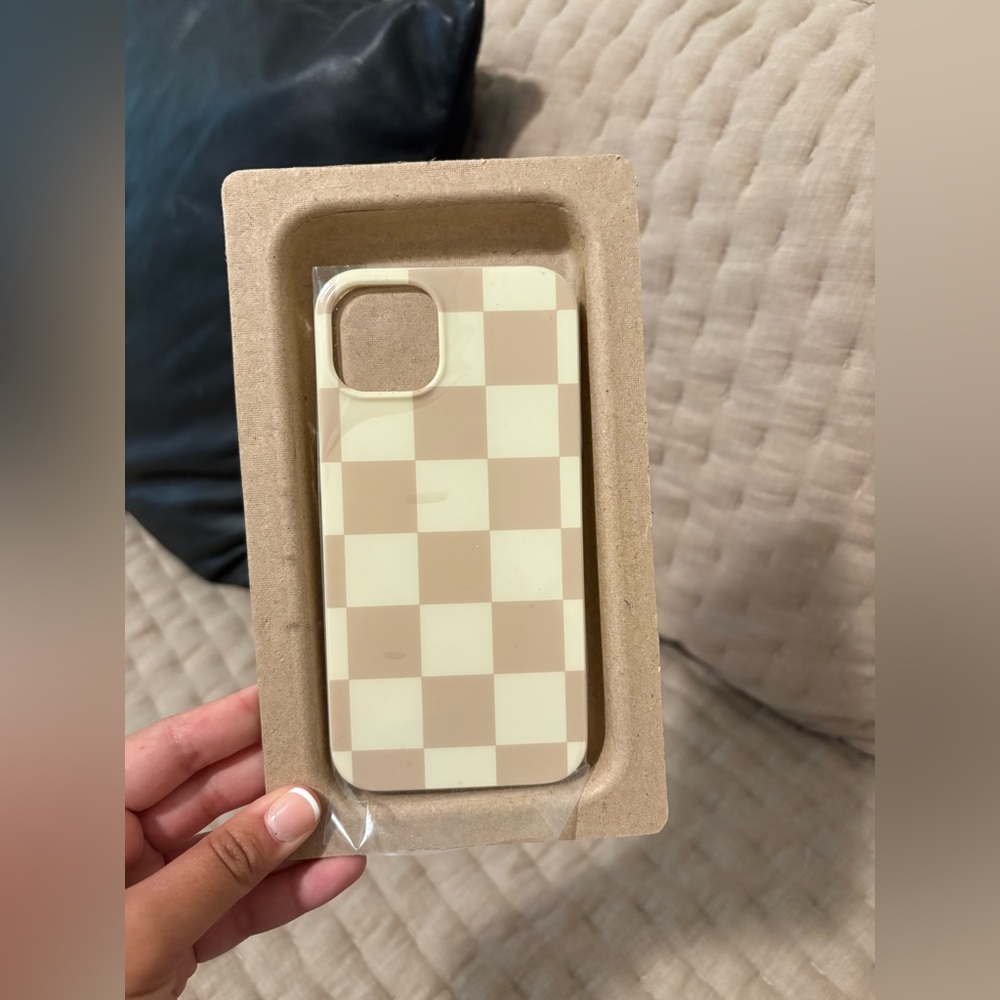Beige and Cream Checkered iPhone 16/Pro Max Case